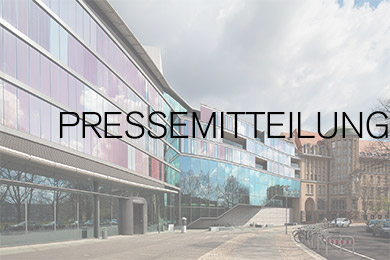 4. Erweiterungsbau der Deutschen Nationalbibliothek in Leipzig mit Anbindung an das Hauptgebäude; darübergelegt das Wort Pressemeldung