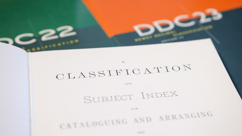 Gedruckte Ausgaben der Dewey Decimal Classification DDC22 und DDC23