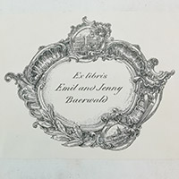 Exlibris von Emil und Jenny Baerwald, bestehend aus einem barocken Rahmen und dem Schriftzug „Exlibris Emil und Jenny Baerwald“