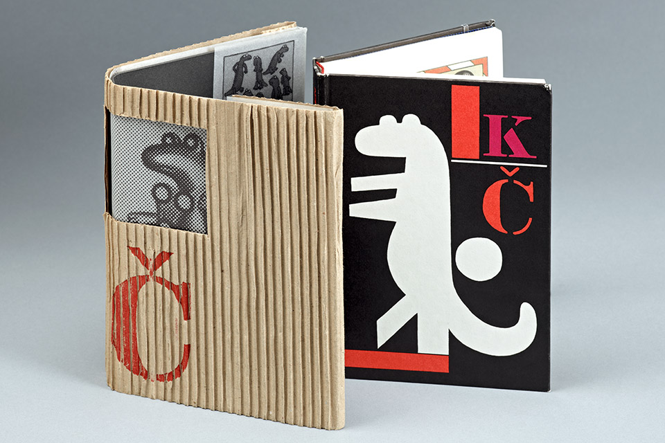 Karel Capek. Der Krieg mit den Molchen, schönstes Buch der DDR 1987 Karel Capek. Der Krieg mit den Molchen, schönstes Buch der DDR 1987